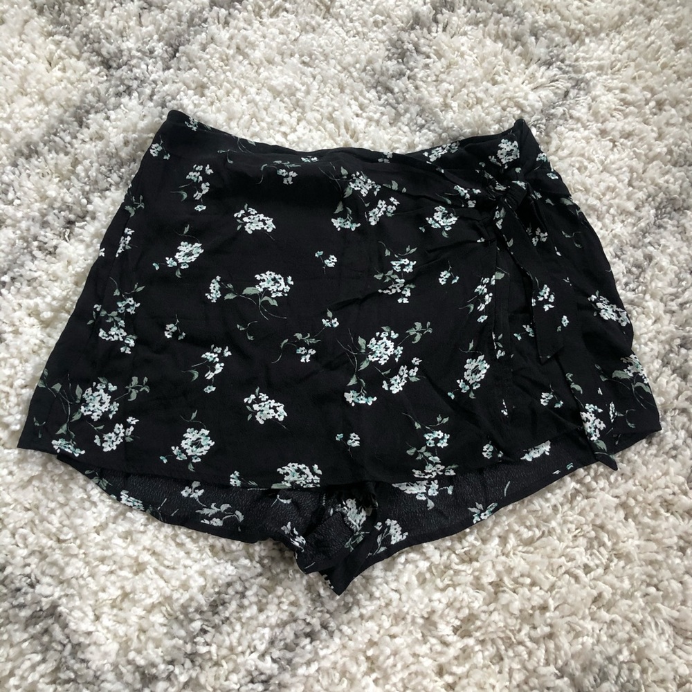 Abercrombie floral skort